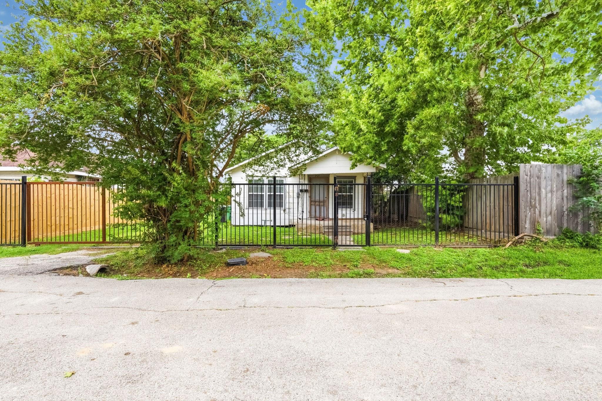 Houston Heights Area home HH-009 photo 4