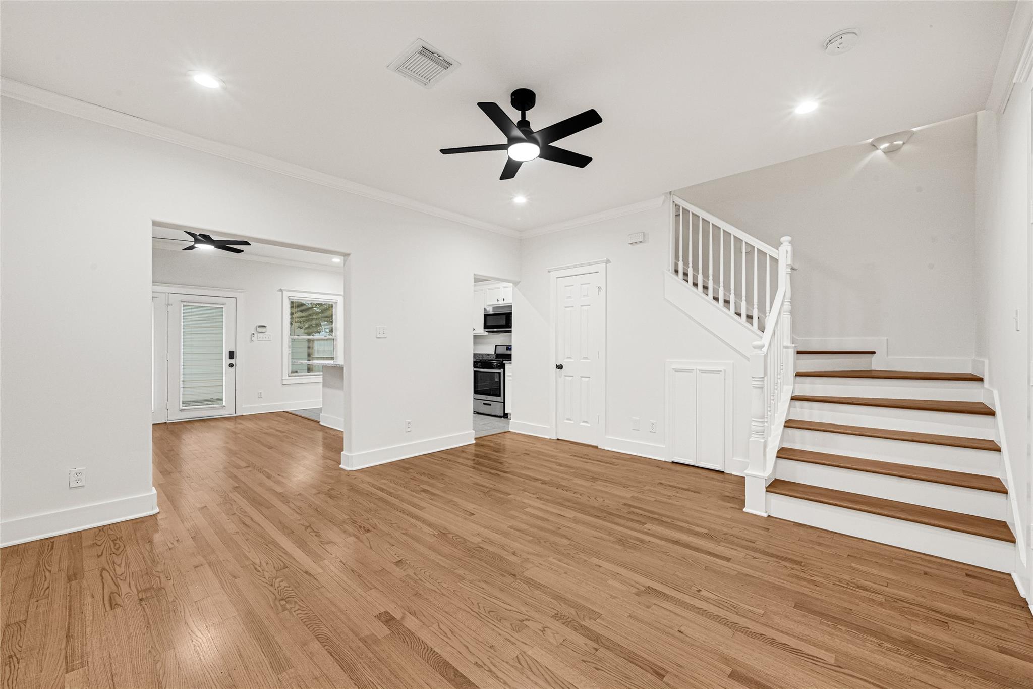 Shady Acres / Greater Heights Area home HH-010 photo 5