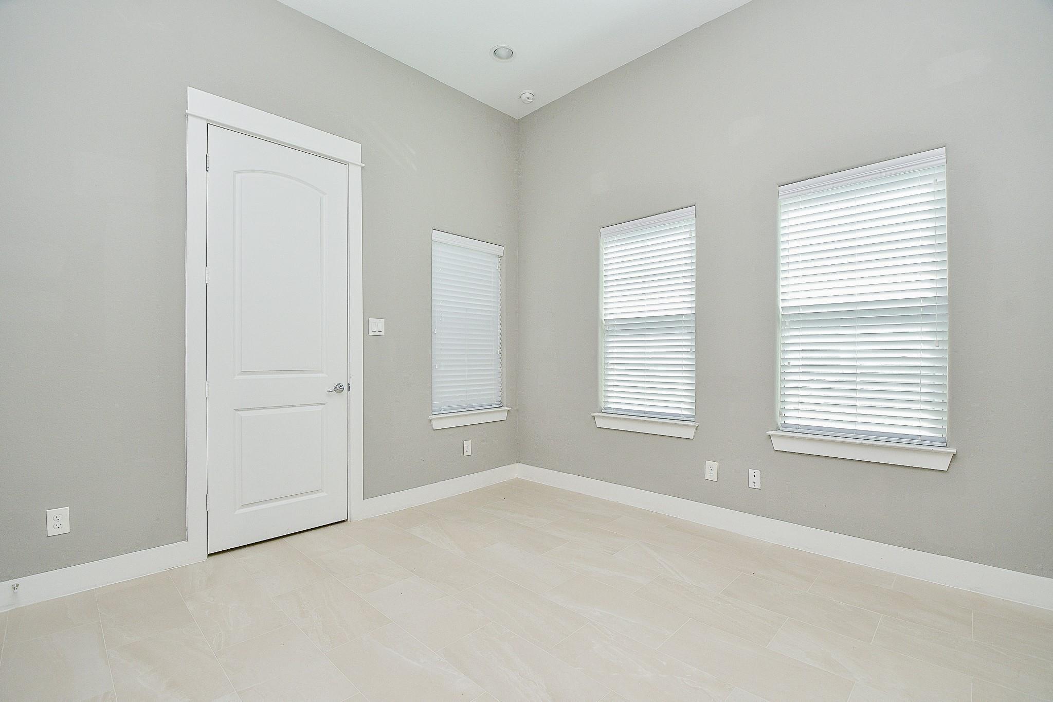 Shady Acres / Greater Heights Area home HH-024 photo 6