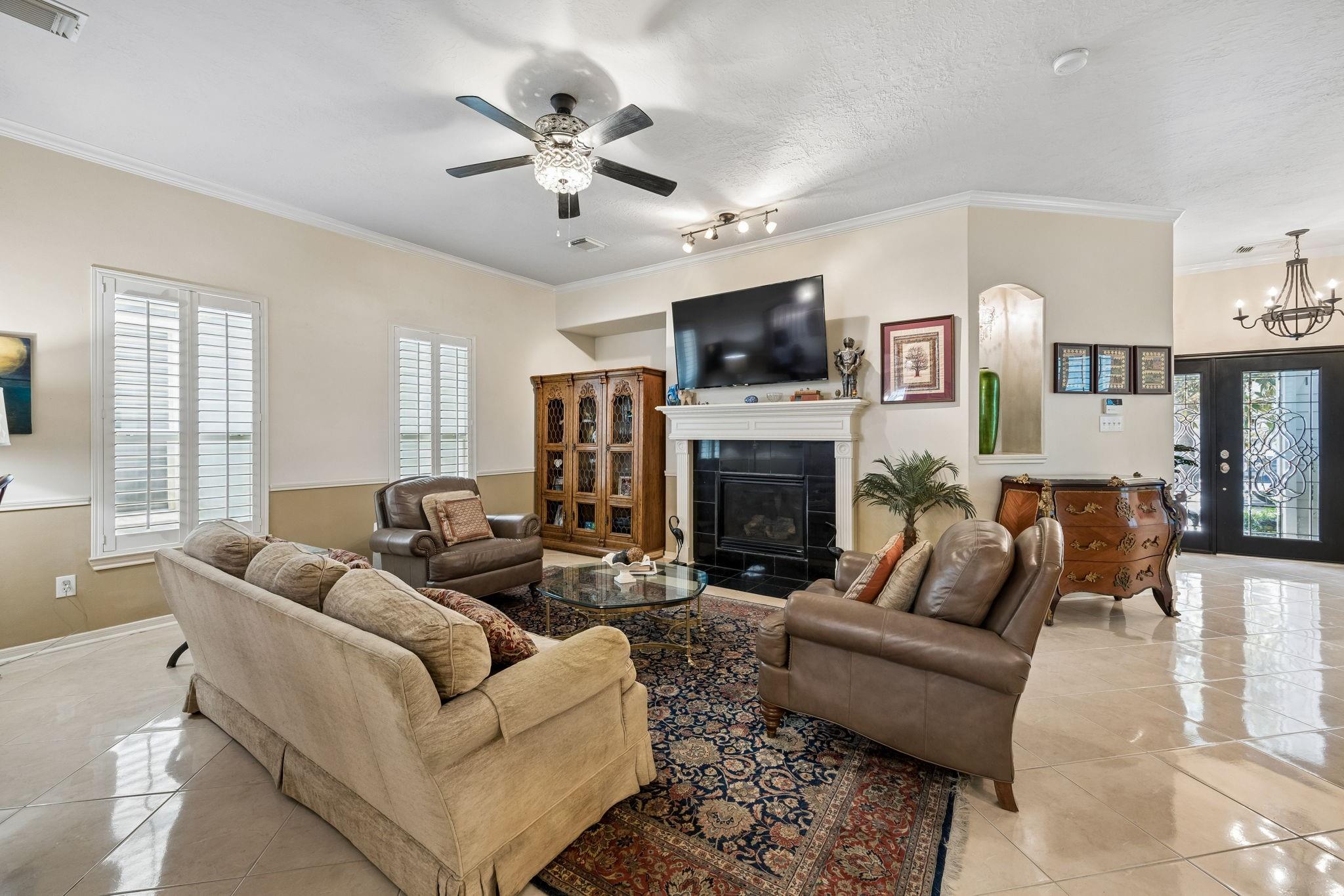 Shady Acres / Greater Heights Area home HH-025 photo 5