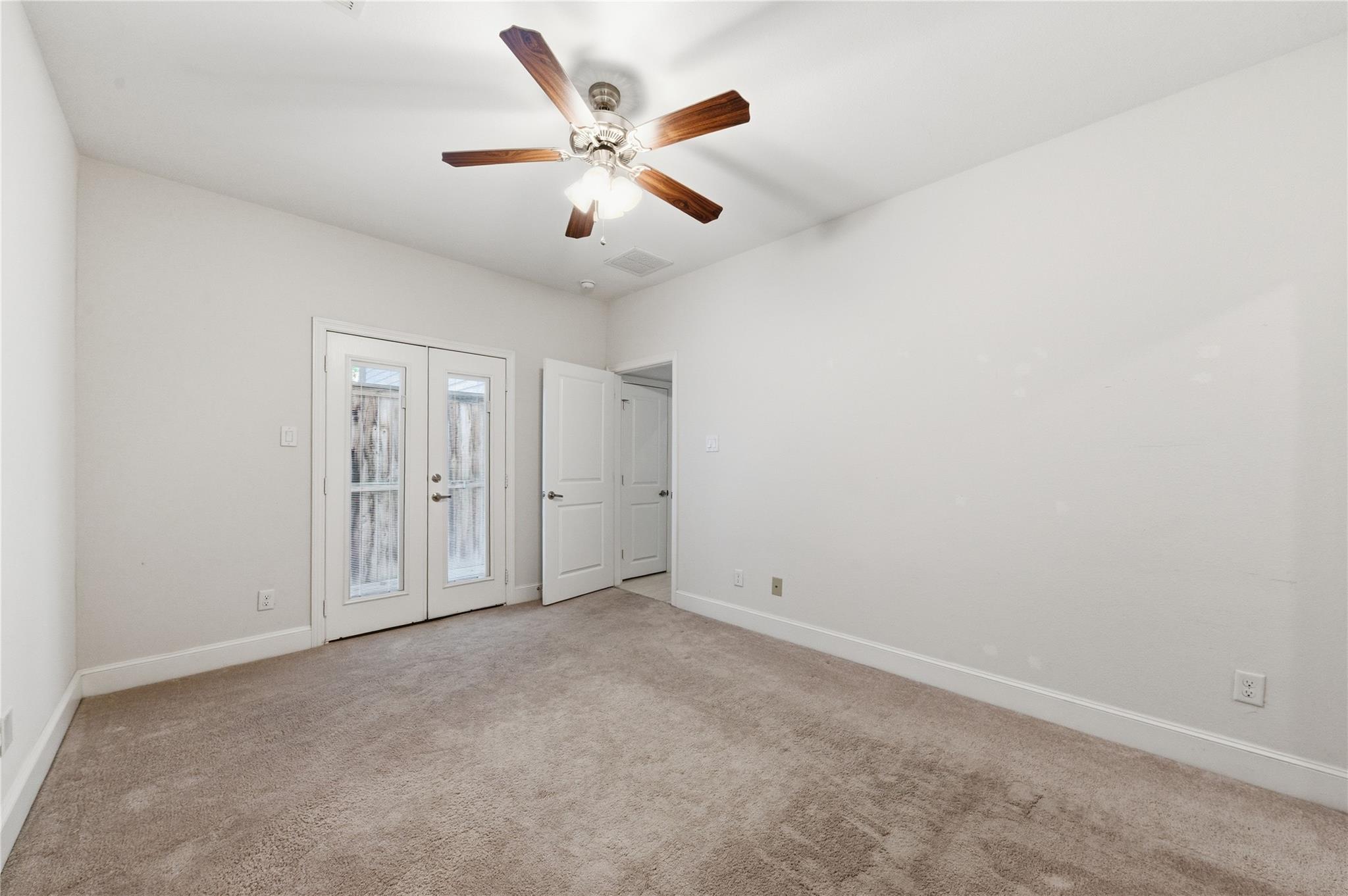 Shady Acres / Greater Heights Area home HH-027 photo 5