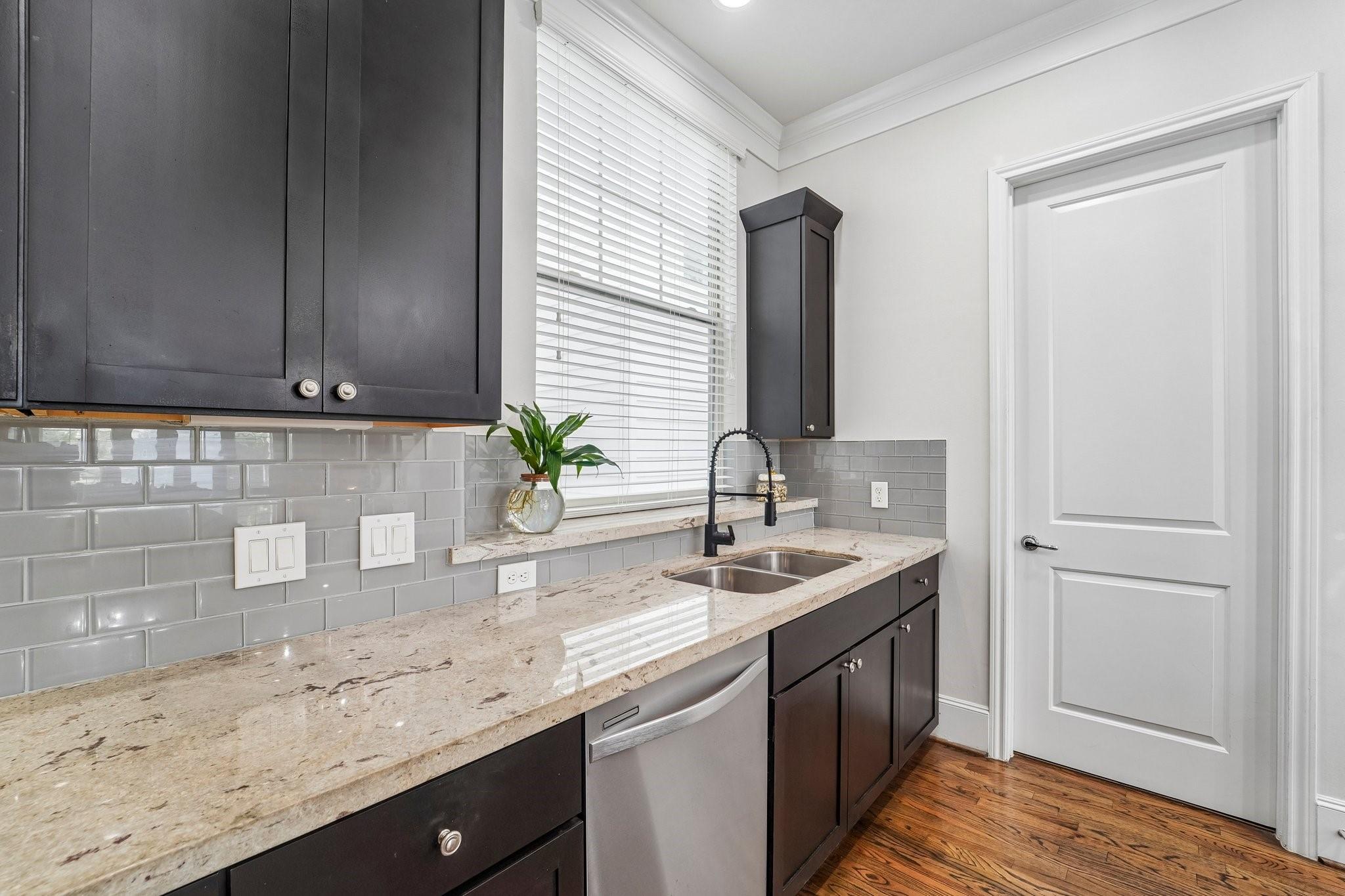 Shady Acres / Greater Heights Area home HH-030 photo 6