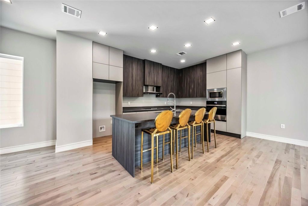 Houston Heights Area home HH-051 photo 5