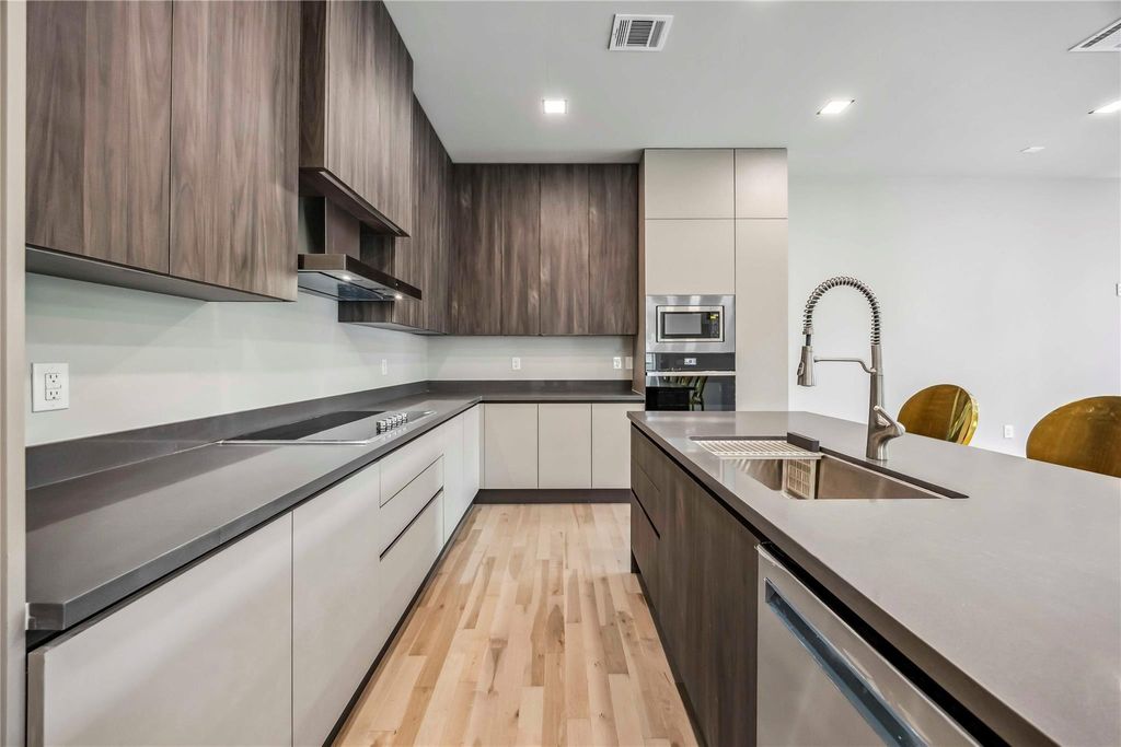Houston Heights Area home HH-051 photo 6