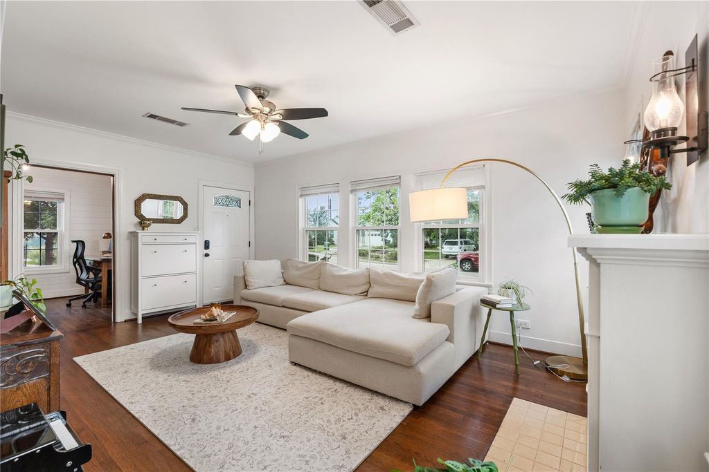 Houston Heights Area home HH-053 photo 4