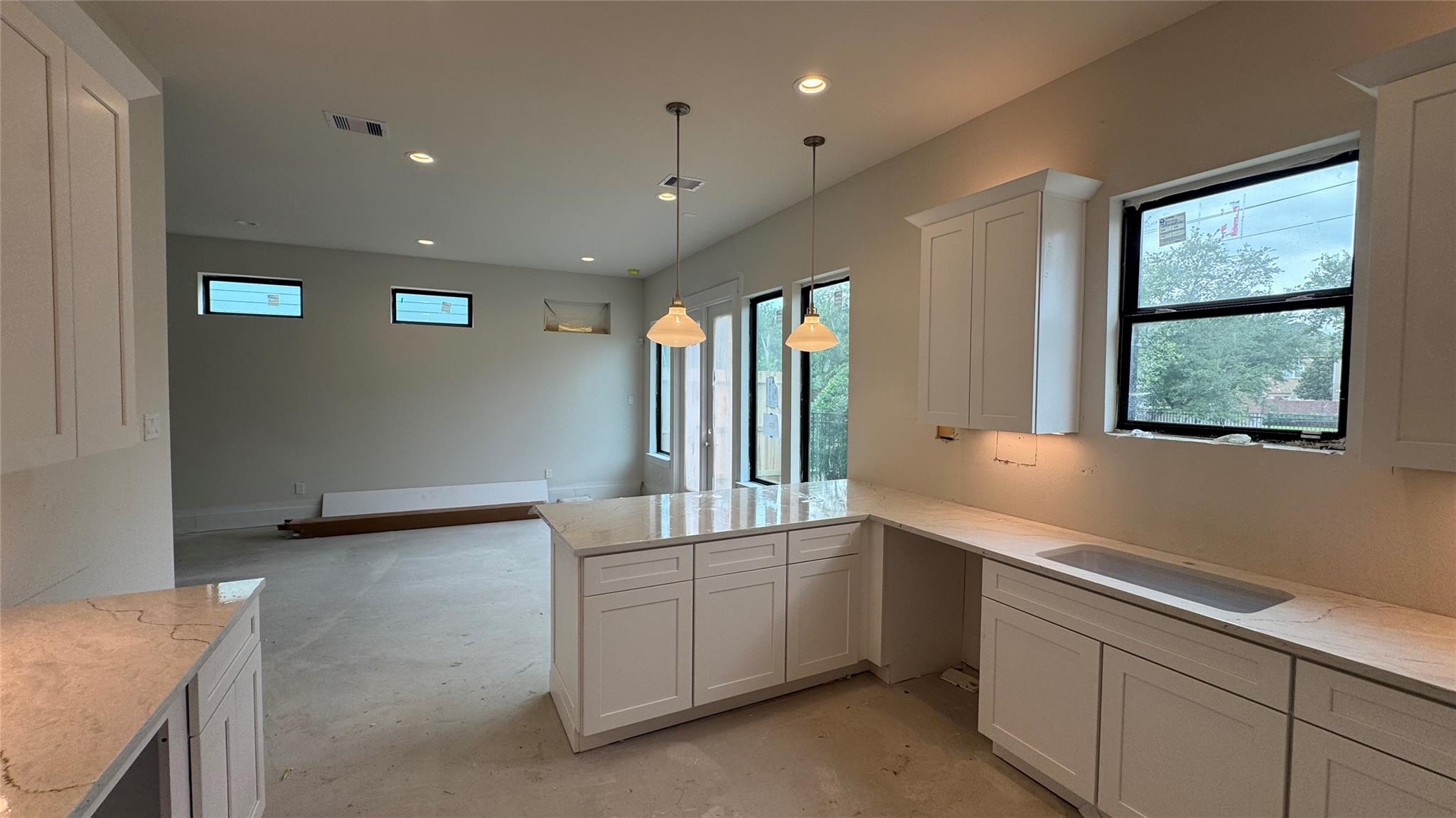 Timbergrove / Lazybrook Area home HH-056 photo 5