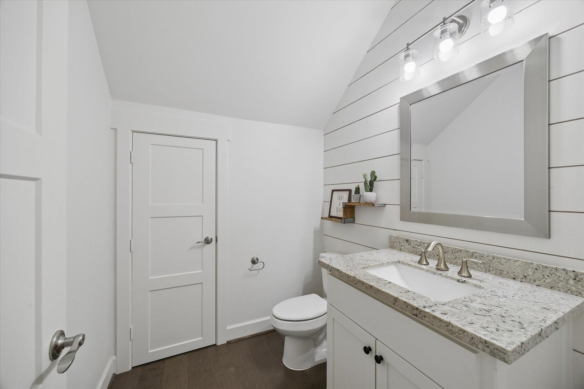 Cottage Grove / Washington Corridor Area home HH-059 photo 3