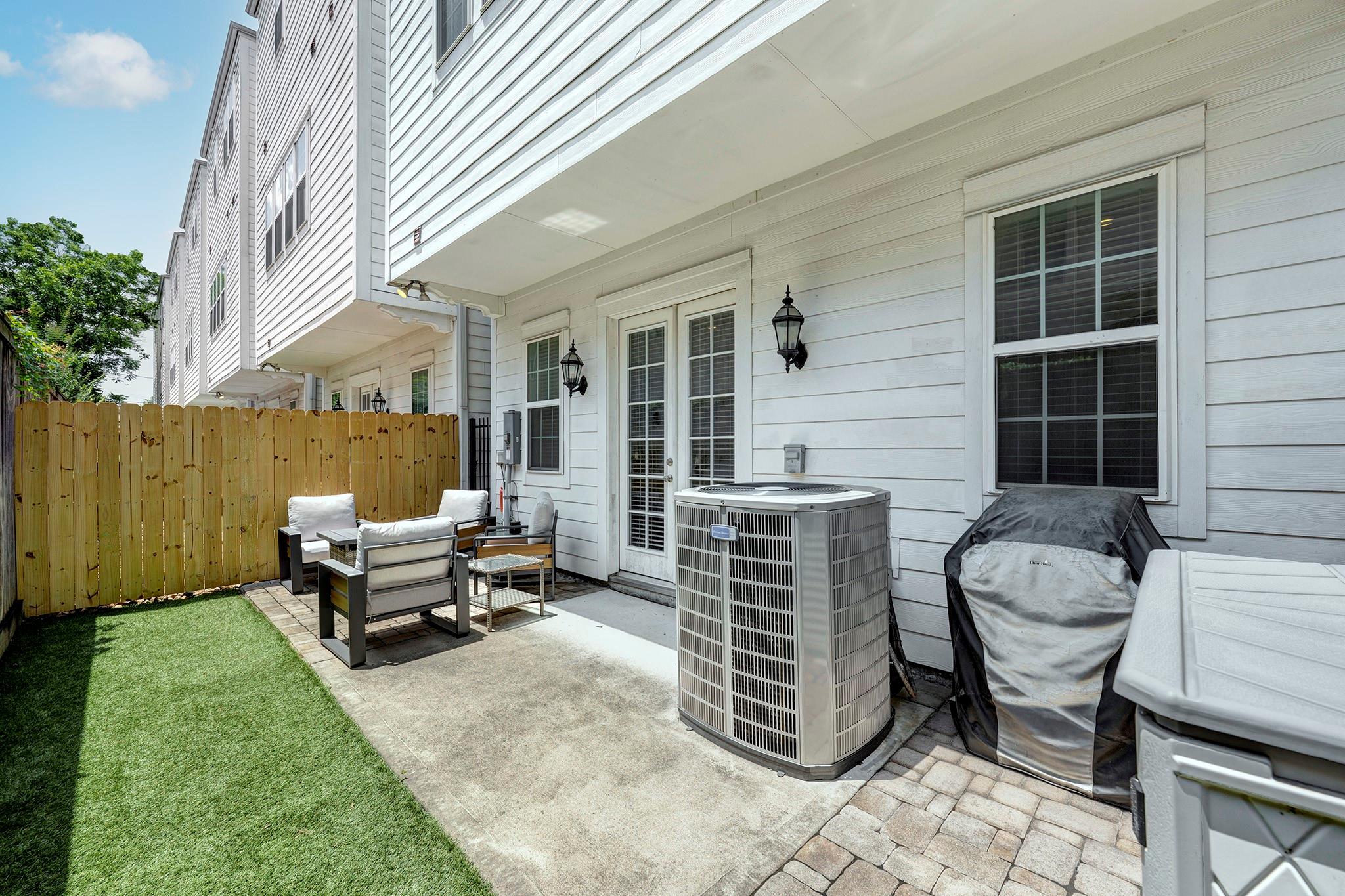 Cottage Grove / Washington Corridor Area home HH-060 photo 4