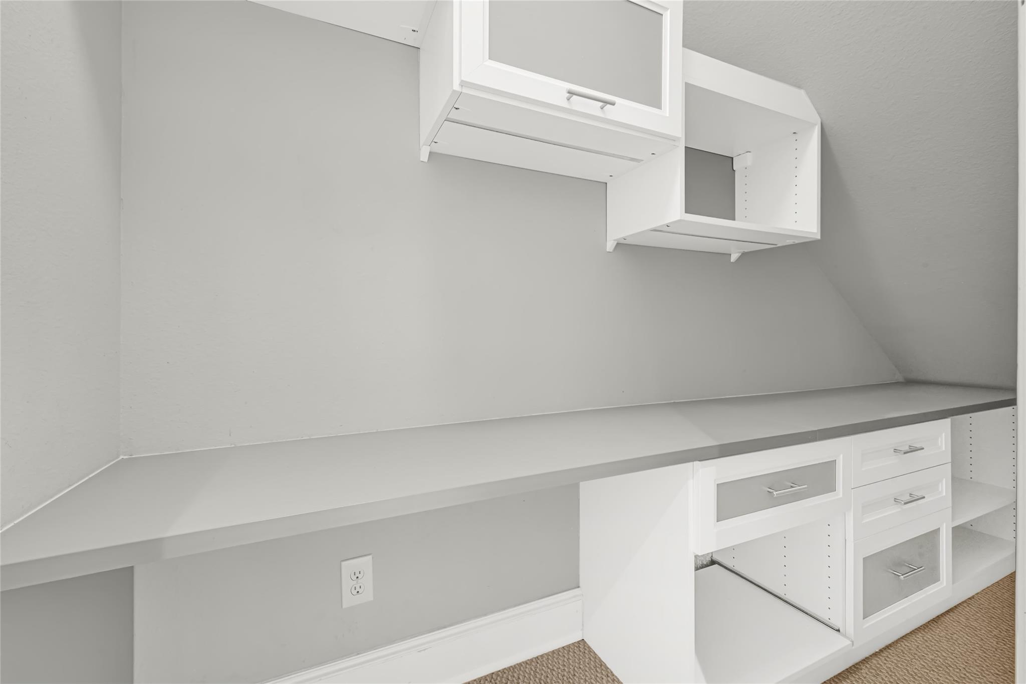Cottage Grove / Washington Corridor Area home HH-061 photo 5