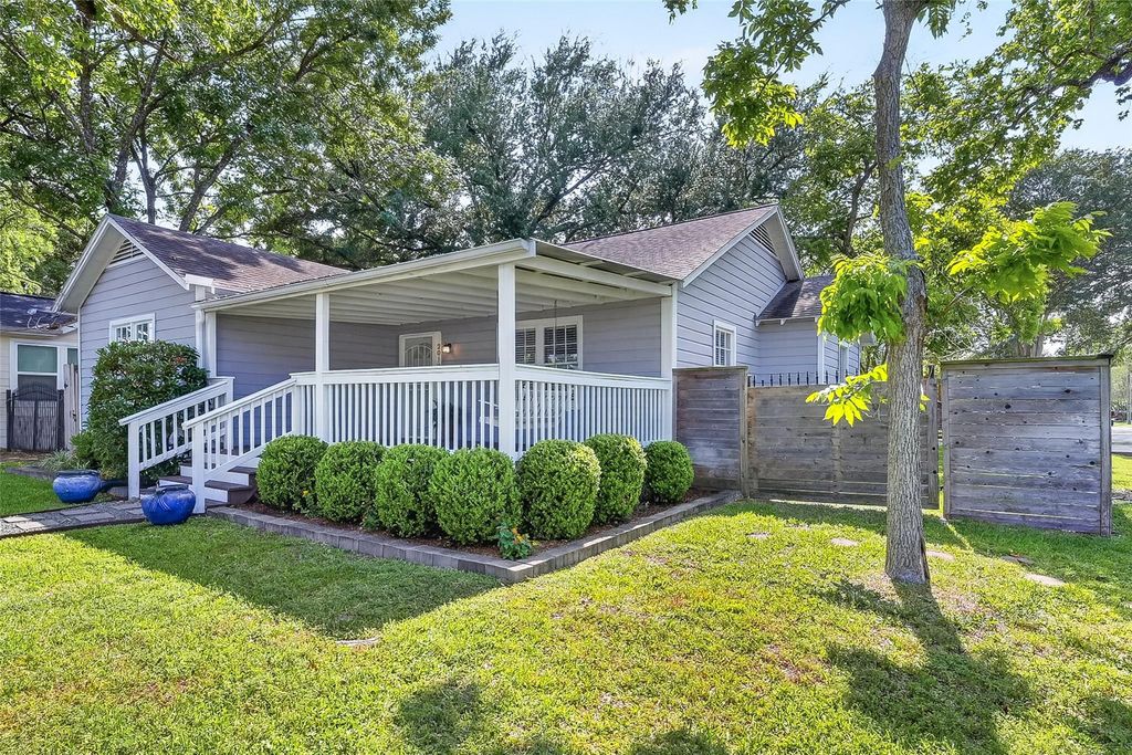 Houston Heights Area home HH-067 photo 2