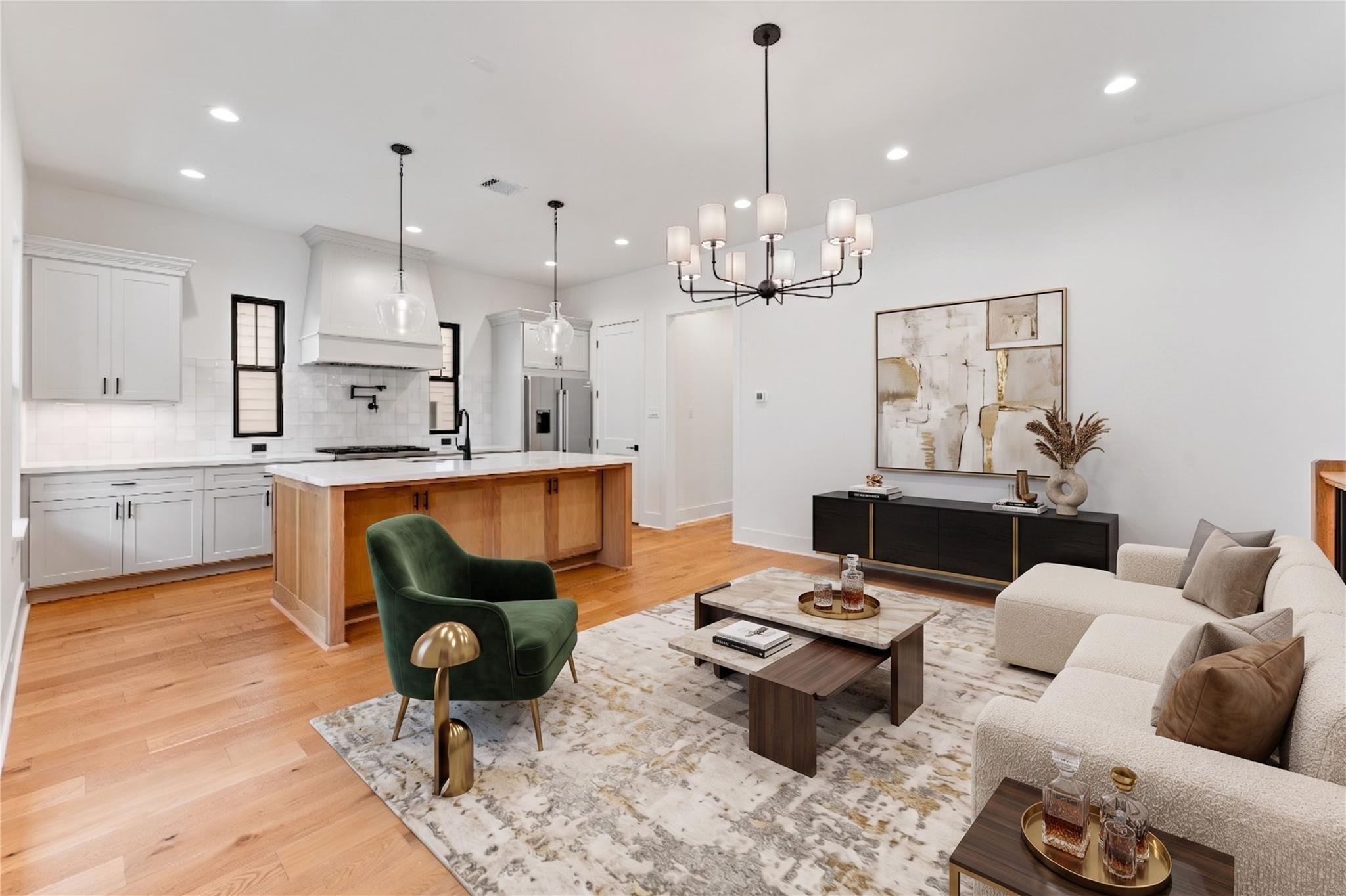 Cottage Grove / Washington Corridor Area home HH-070