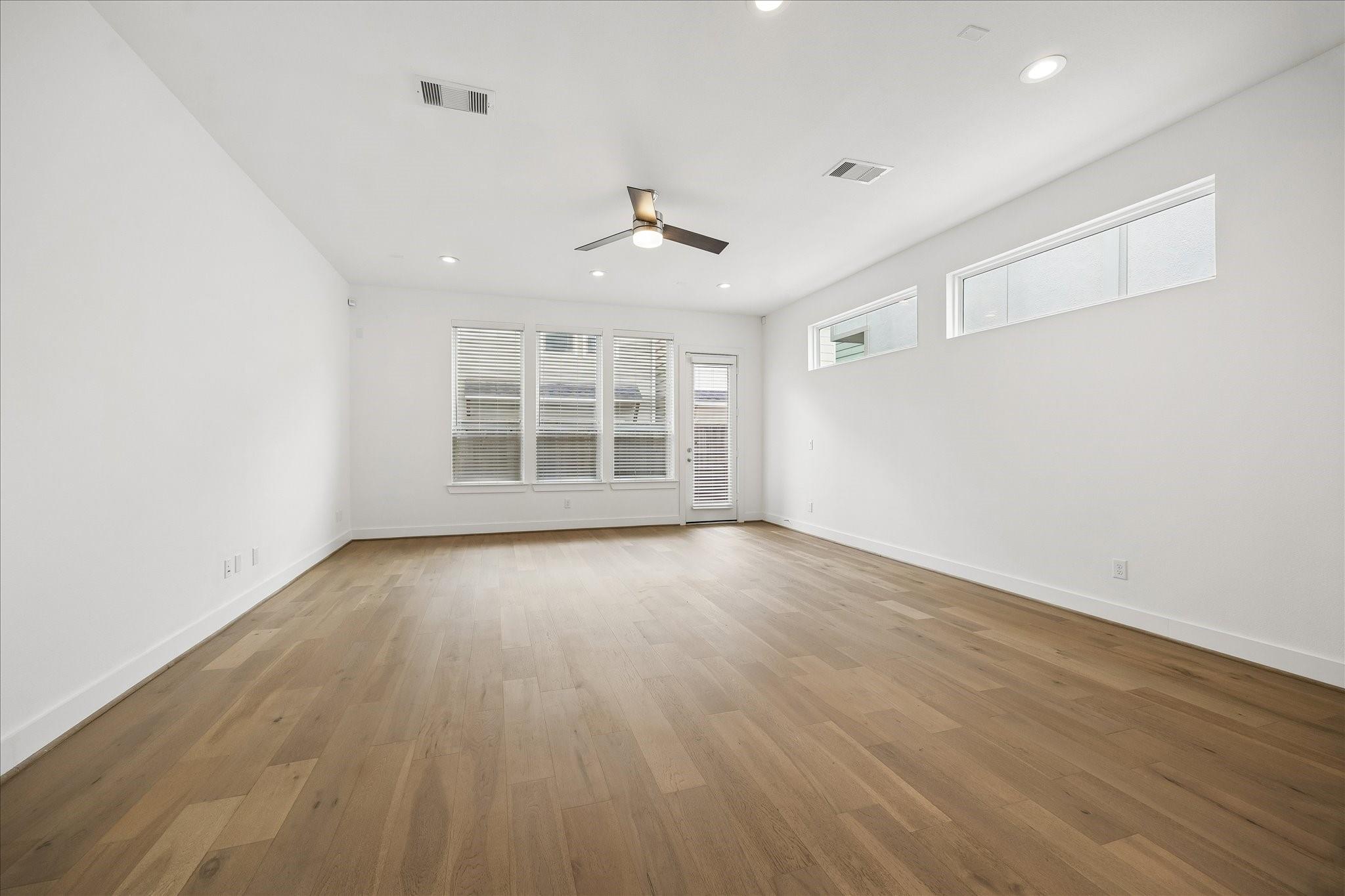 Shady Acres / Greater Heights Area home HH-081 photo 3