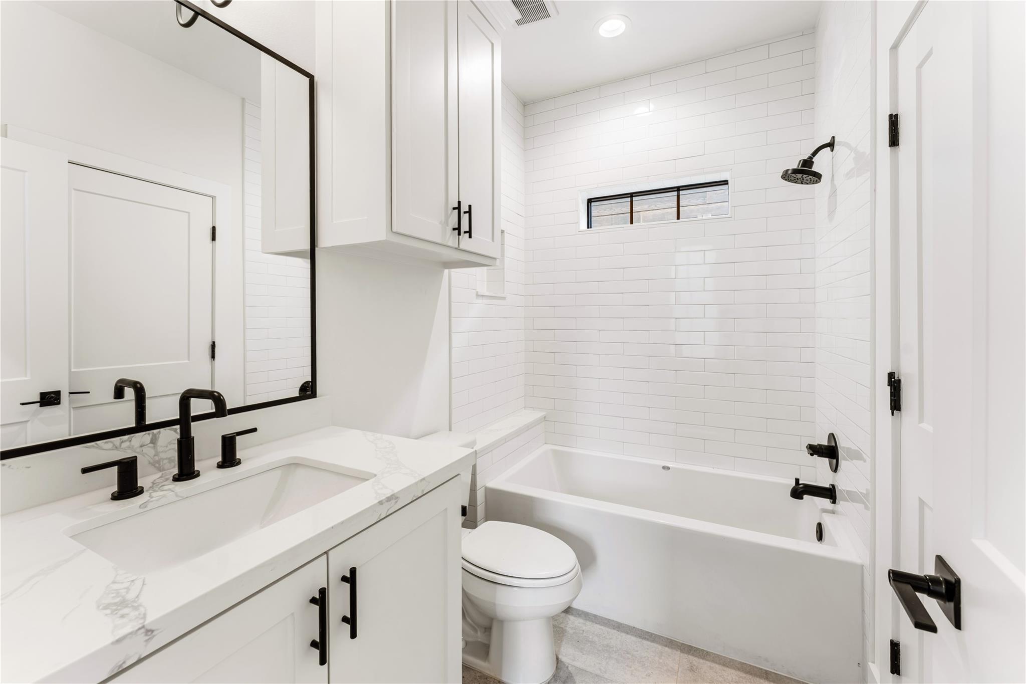 Cottage Grove / Washington Corridor Area home HH-084 photo 4