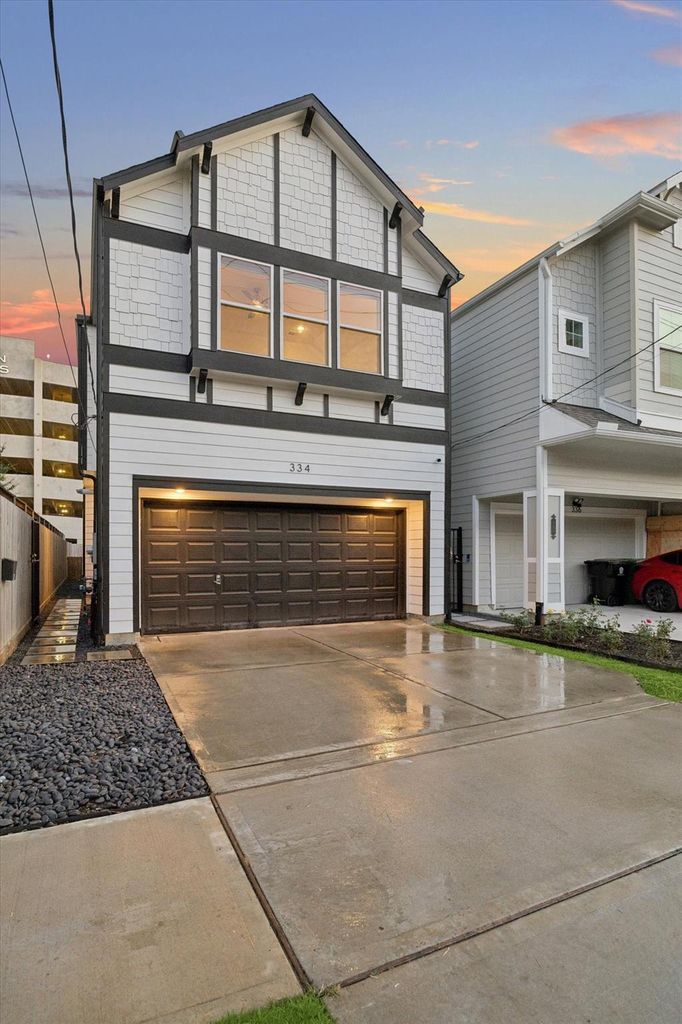 Shady Acres / Greater Heights Area home HH-092