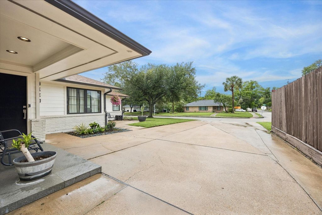 Timbergrove / Lazybrook Area home HH-099 photo 2