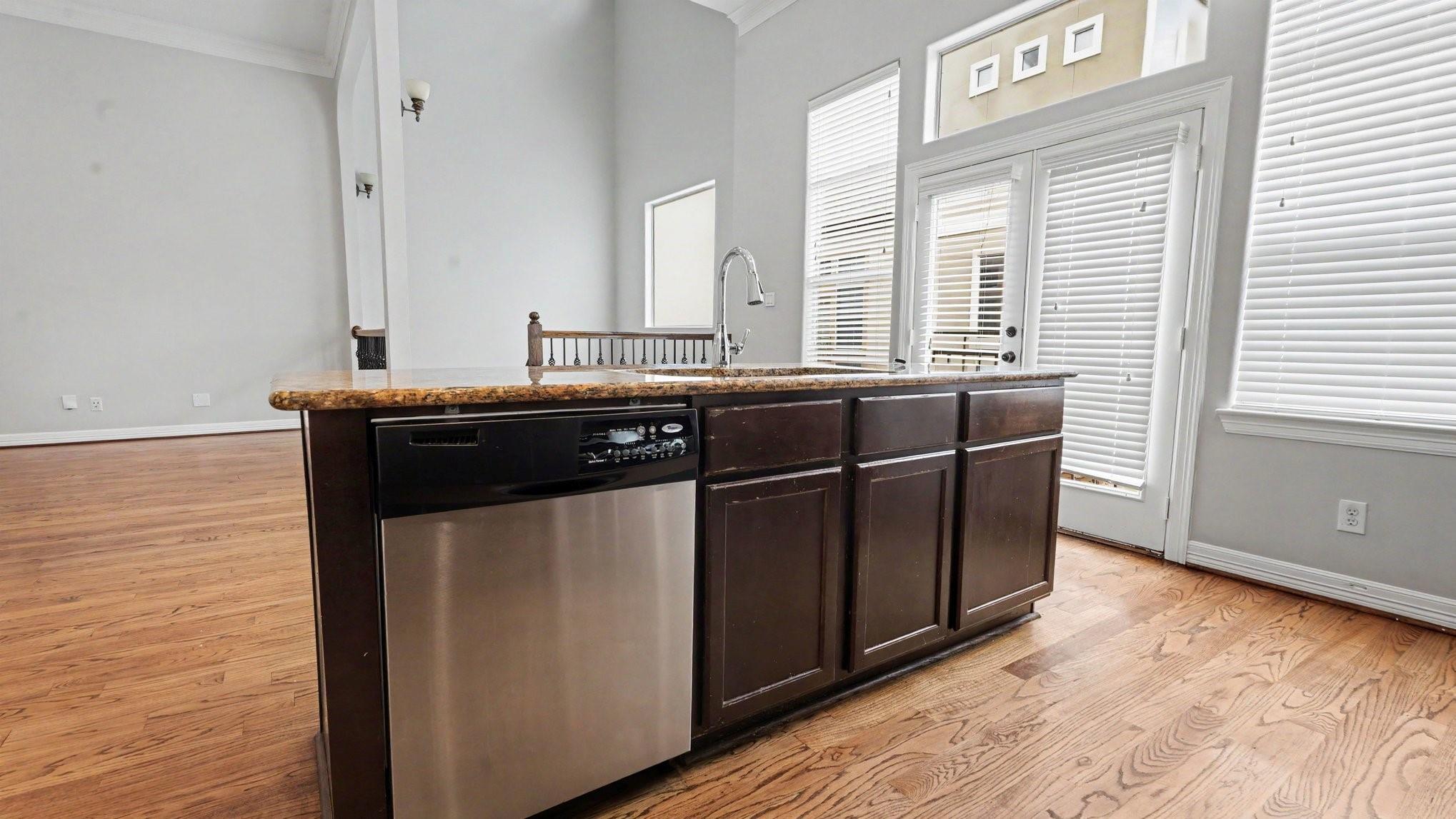 Cottage Grove / Washington Corridor Area home HH-104 photo 6