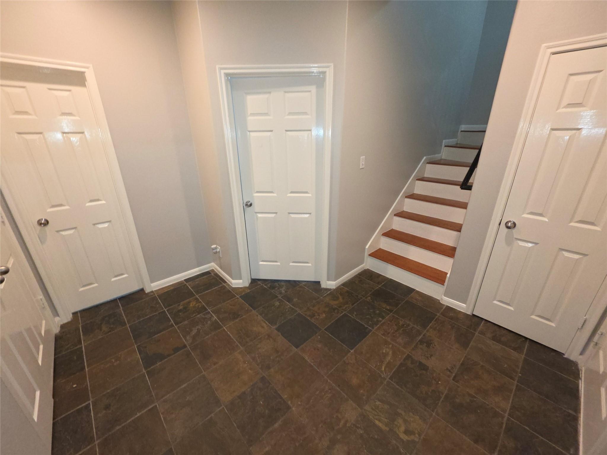Cottage Grove / Washington Corridor Area home HH-106 photo 5
