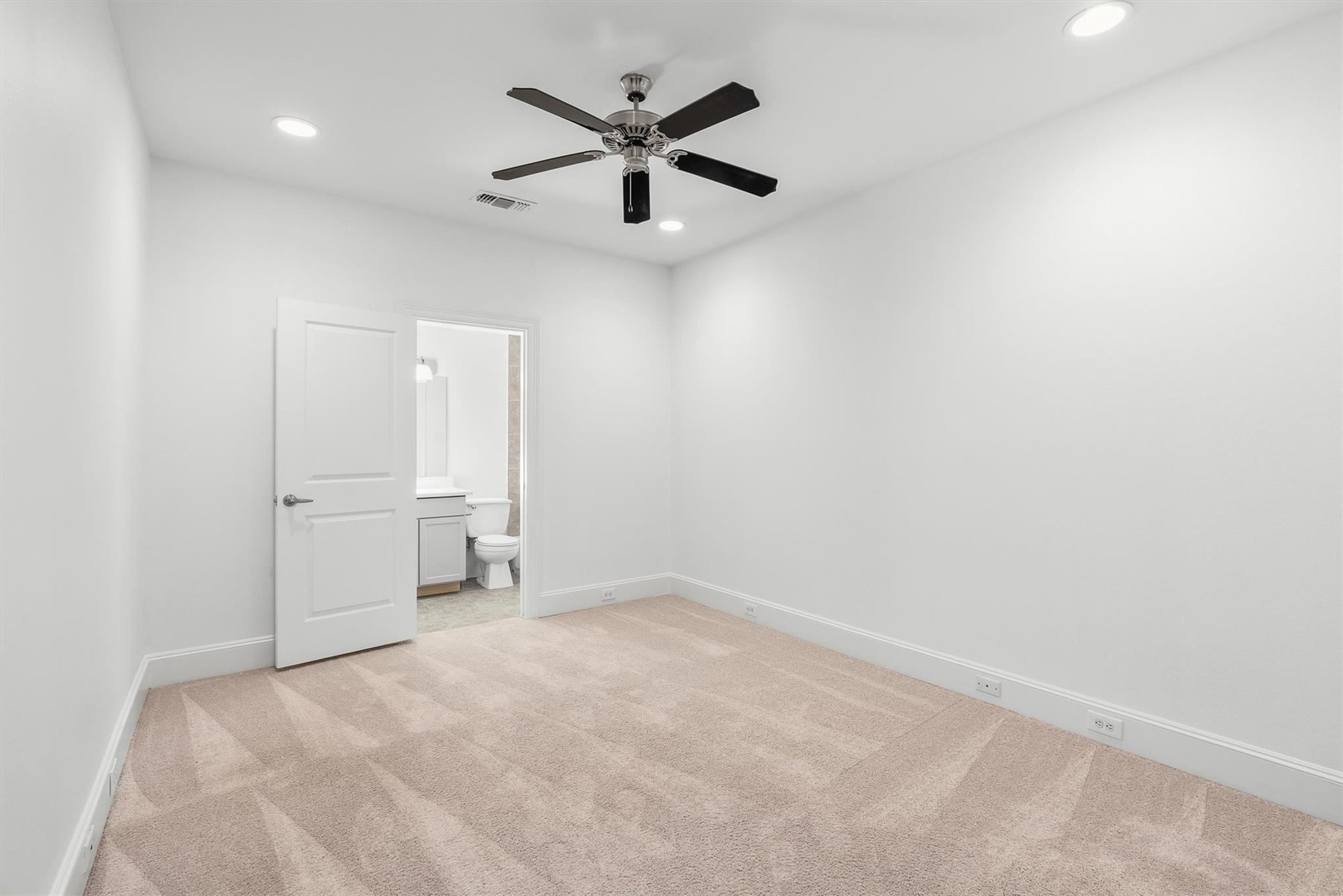 Cottage Grove / Washington Corridor Area home HH-108 photo 6
