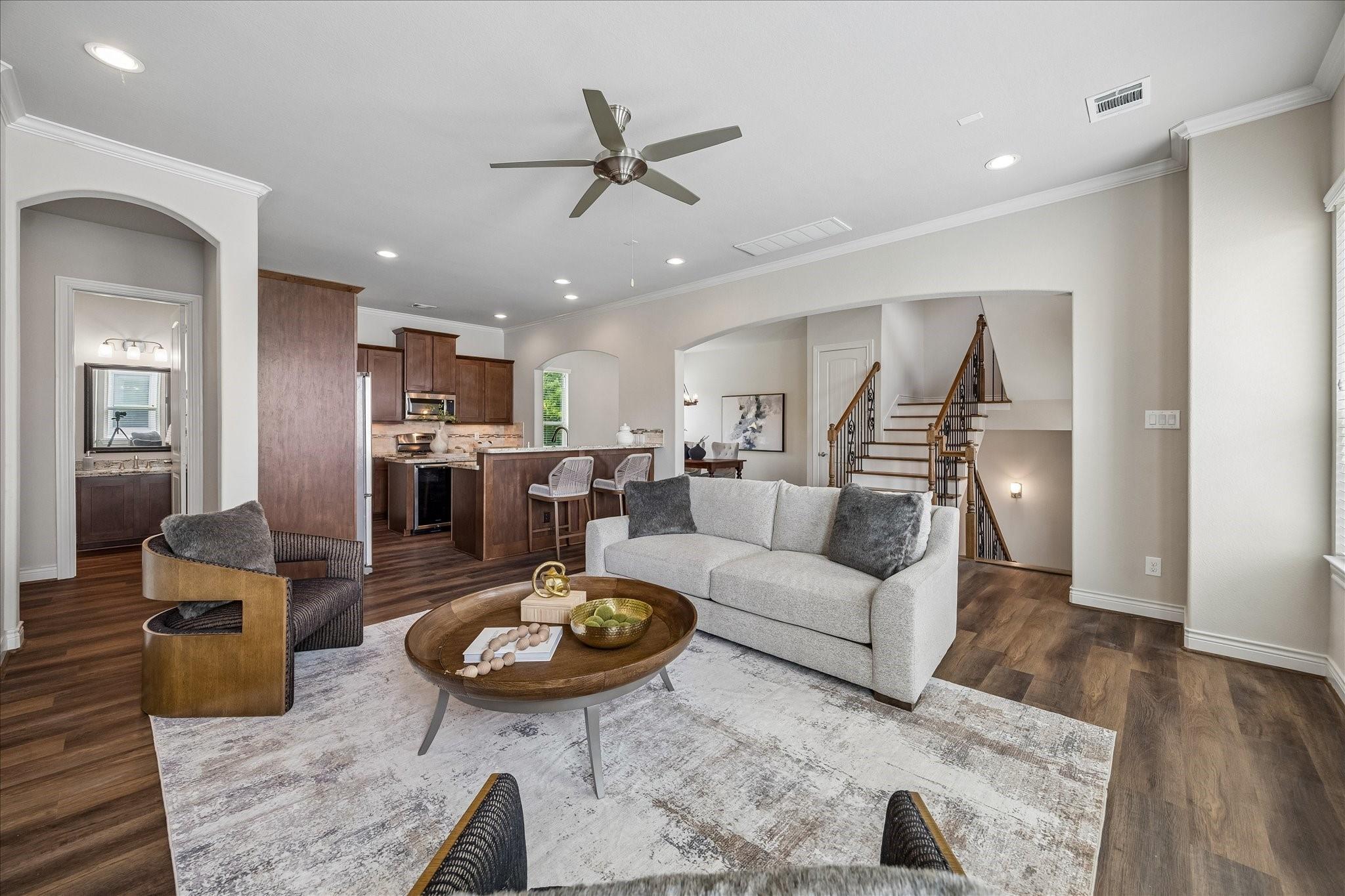 Cottage Grove / Washington Corridor Area home HH-120