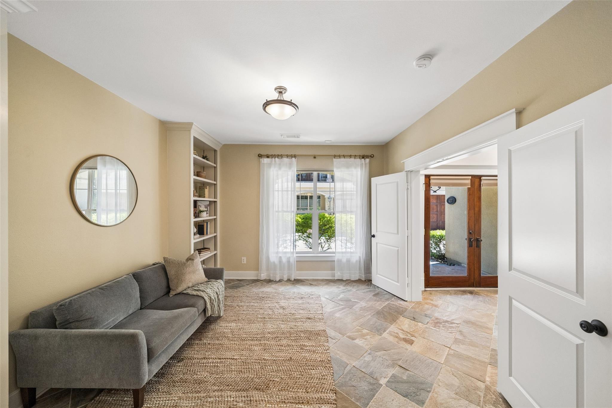 Cottage Grove / Washington Corridor Area home HH-126 photo 5