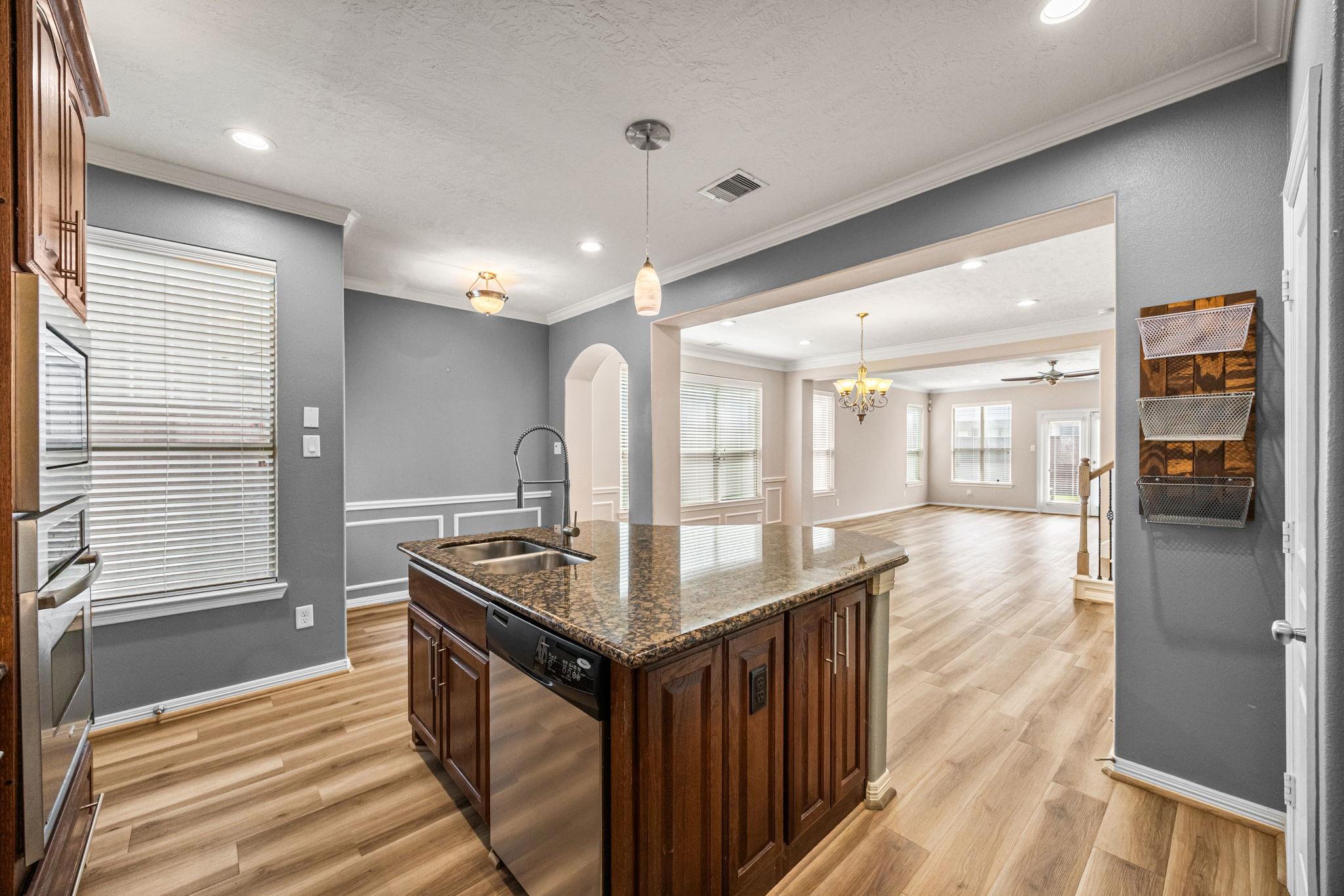 Cottage Grove / Washington Corridor Area home HH-130 photo 5
