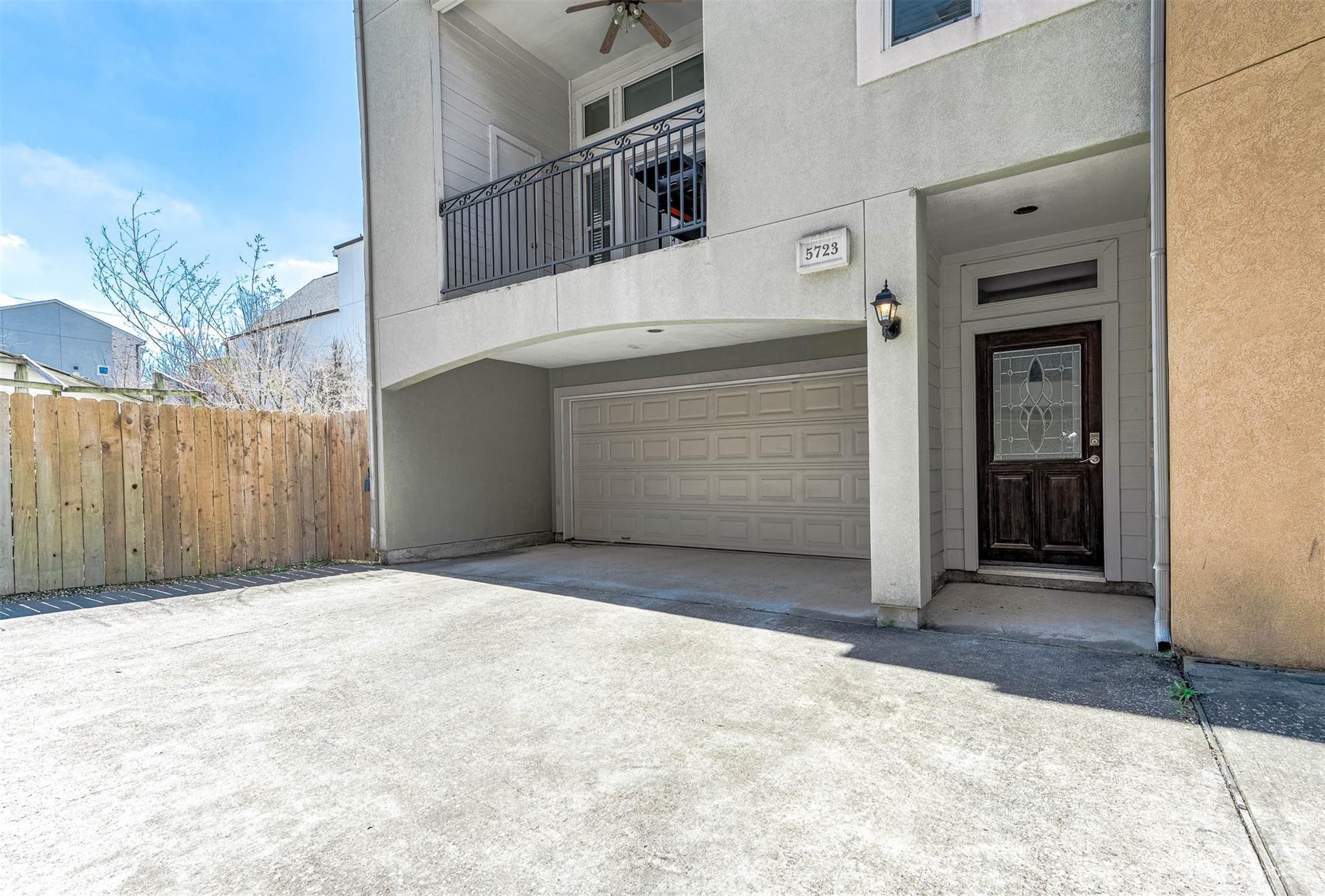 Cottage Grove / Washington Corridor Area home HH-153 photo 3