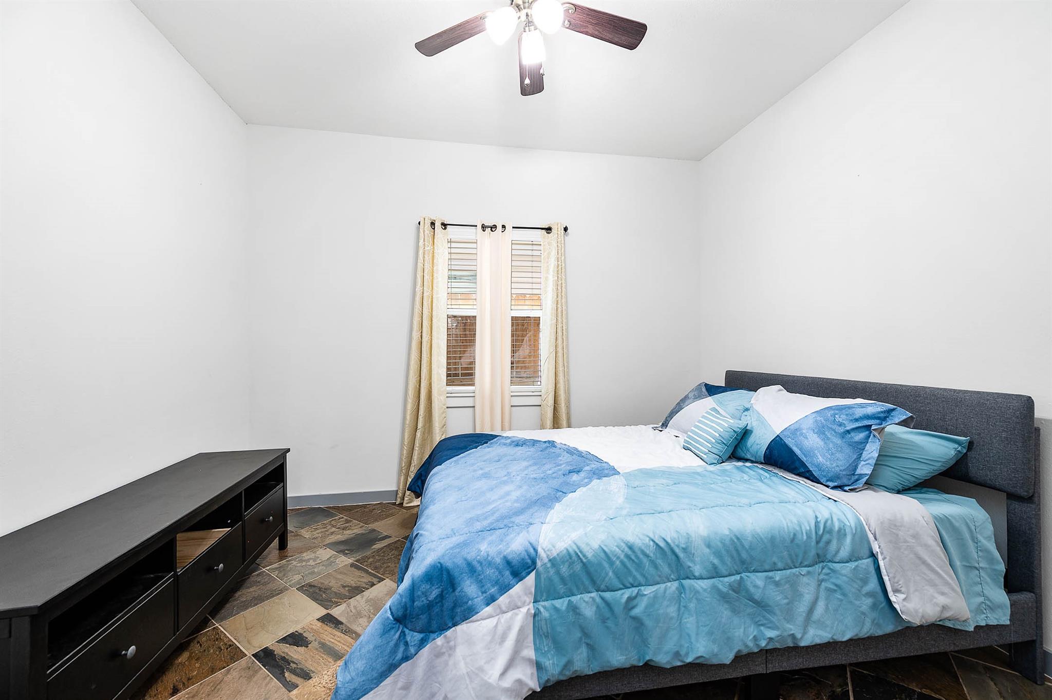 Cottage Grove / Washington Corridor Area home HH-153 photo 6