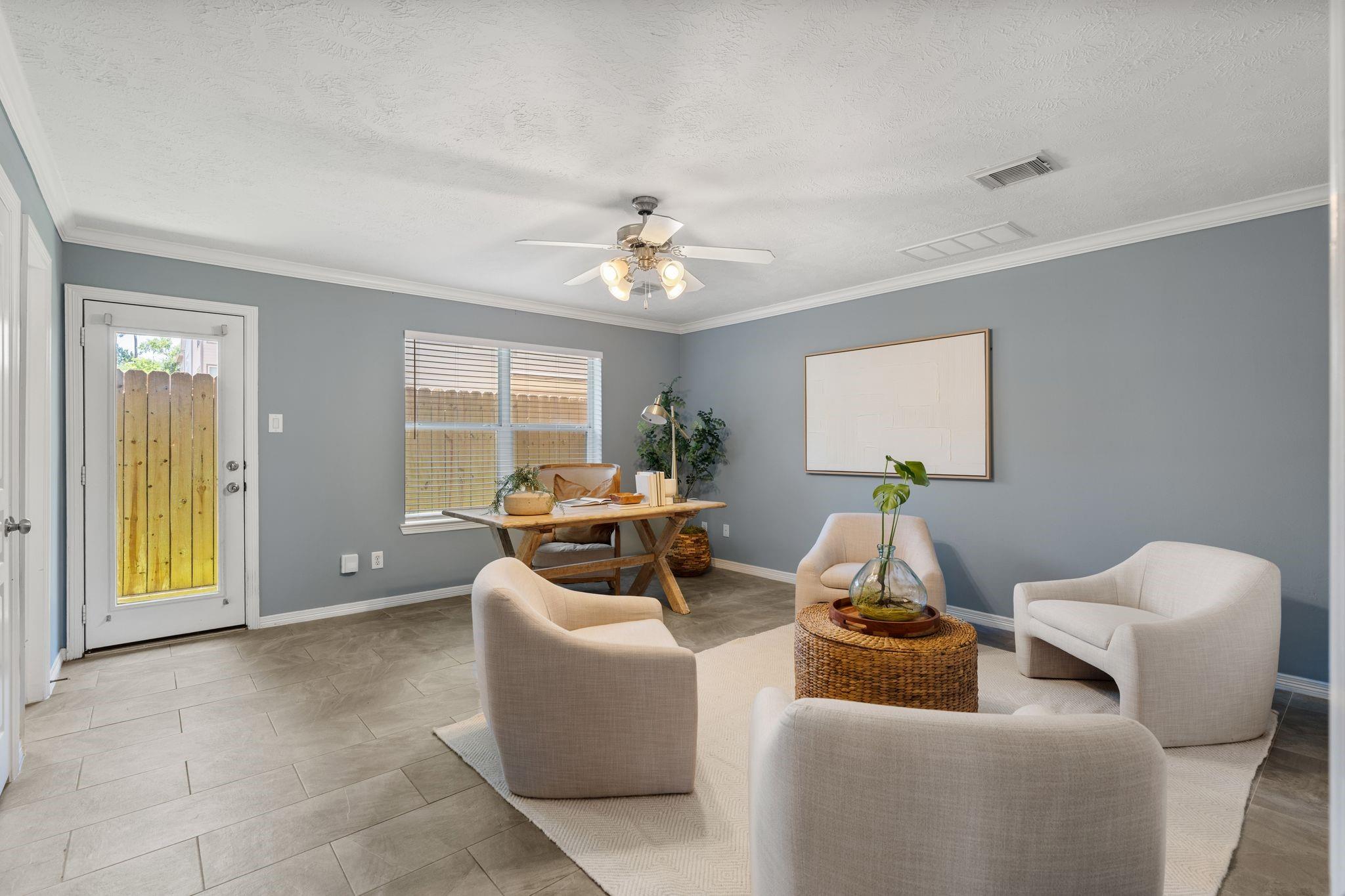 Shady Acres / Greater Heights Area home HH-157 photo 5
