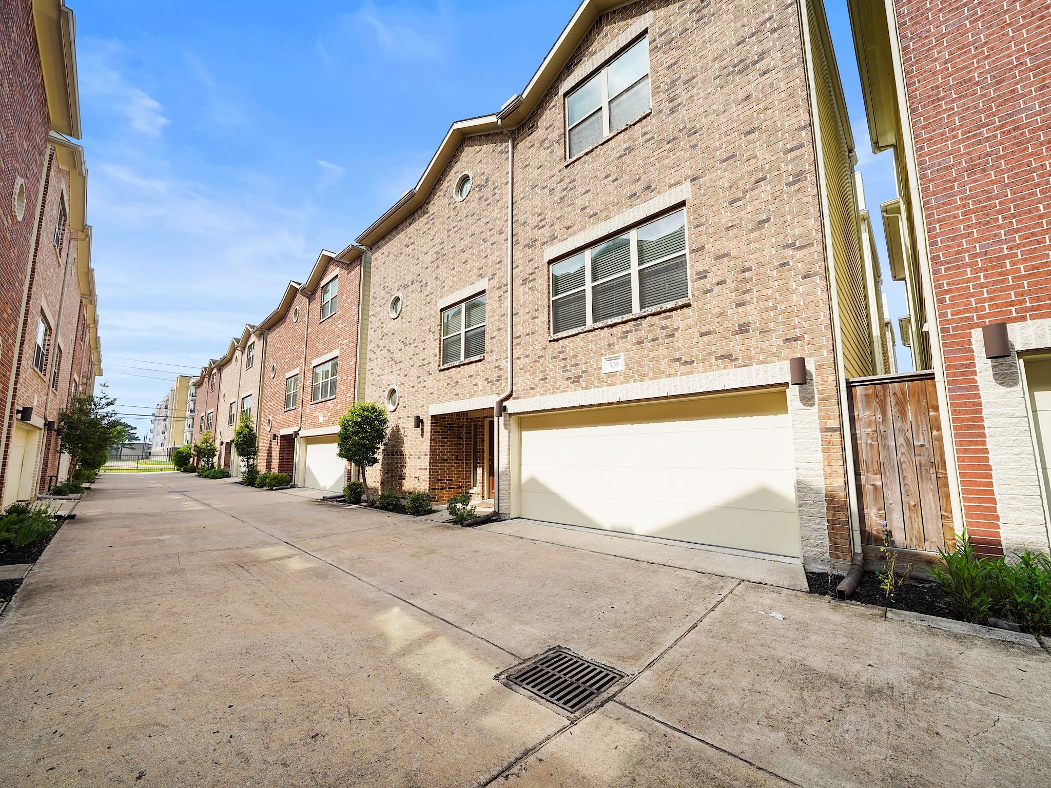 Garden Oaks Area home HH-160 photo 2