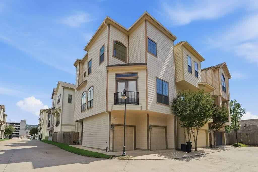 Garden Oaks Area home HH-169