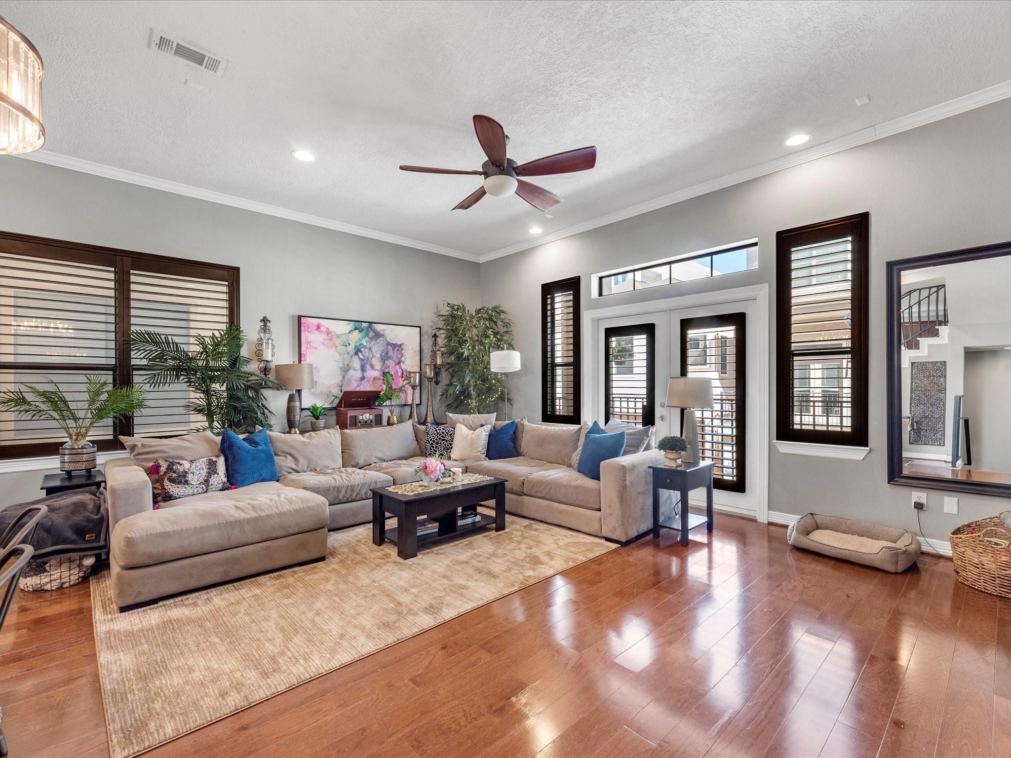 Garden Oaks Area home HH-172 photo 5