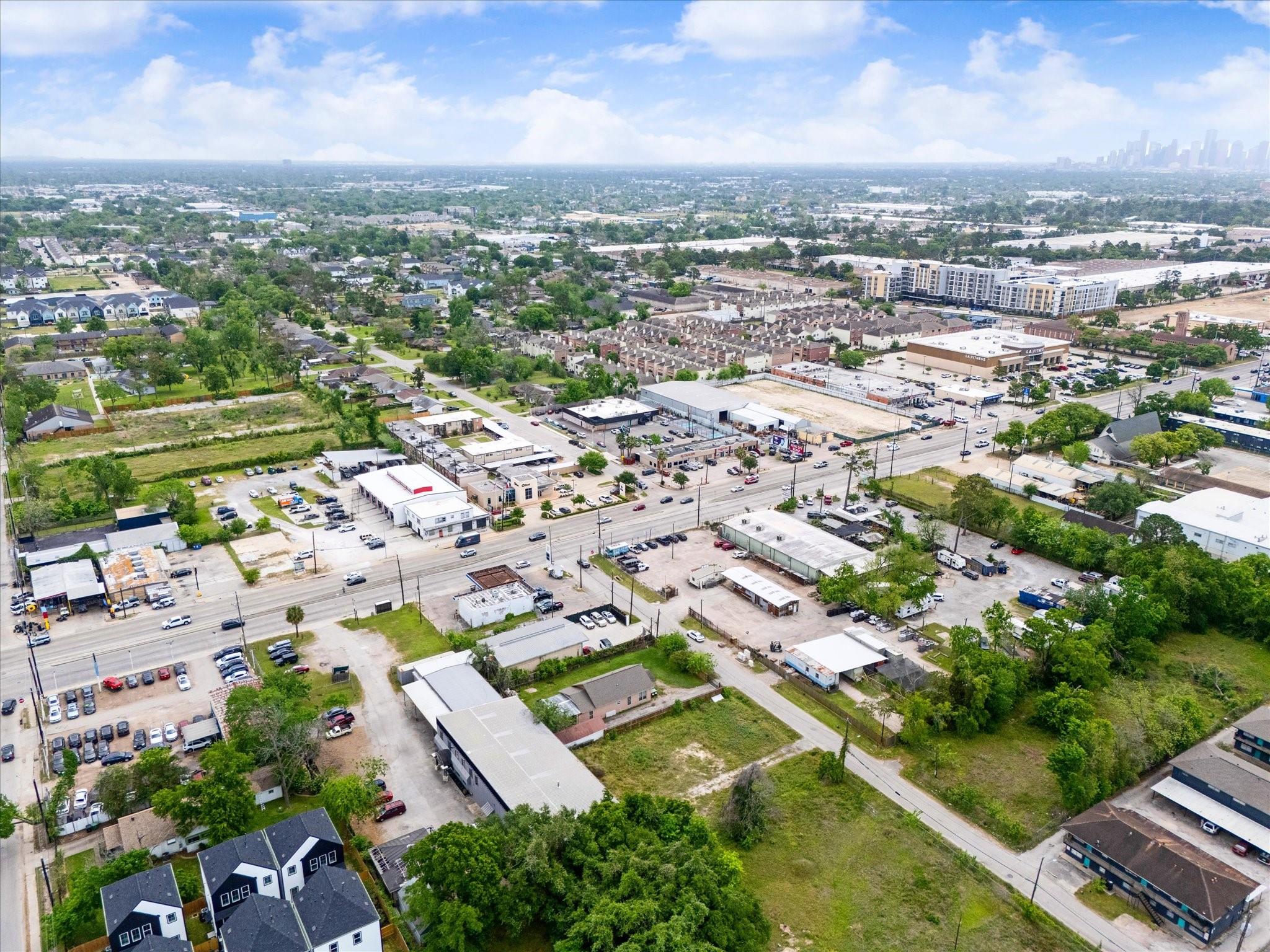 Garden Oaks Area home HH-180 photo 6