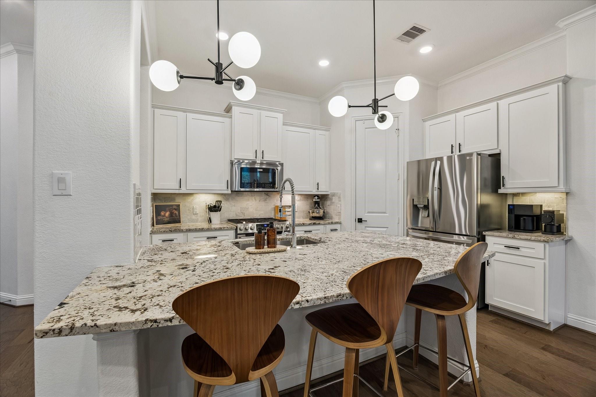 Oak Forest Area home HH-188 photo 5