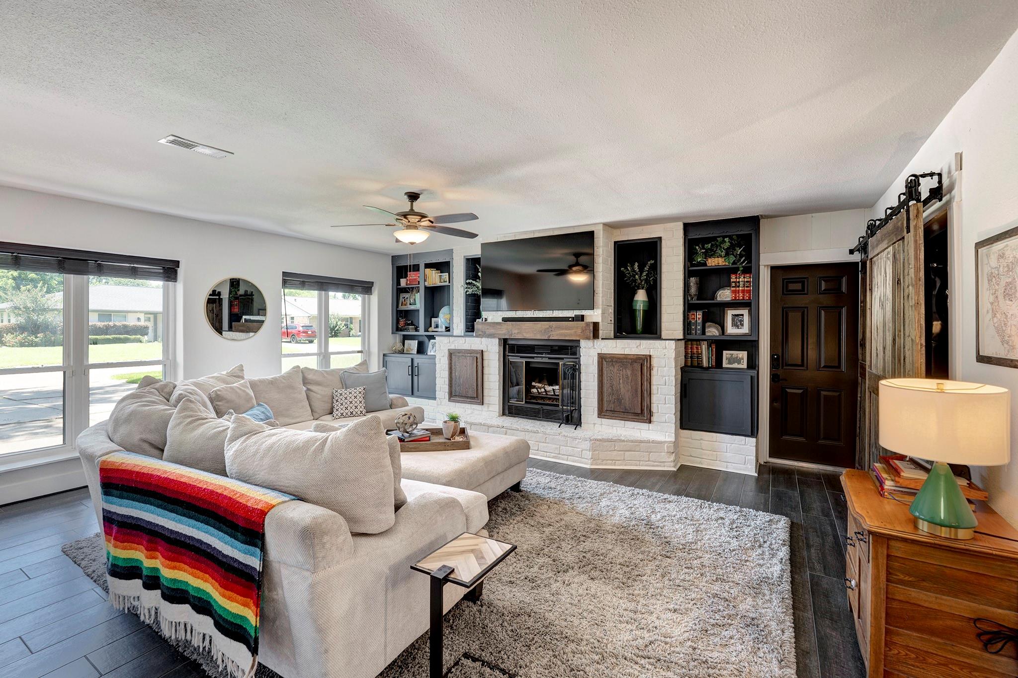 Oak Forest Area home HH-189 photo 4