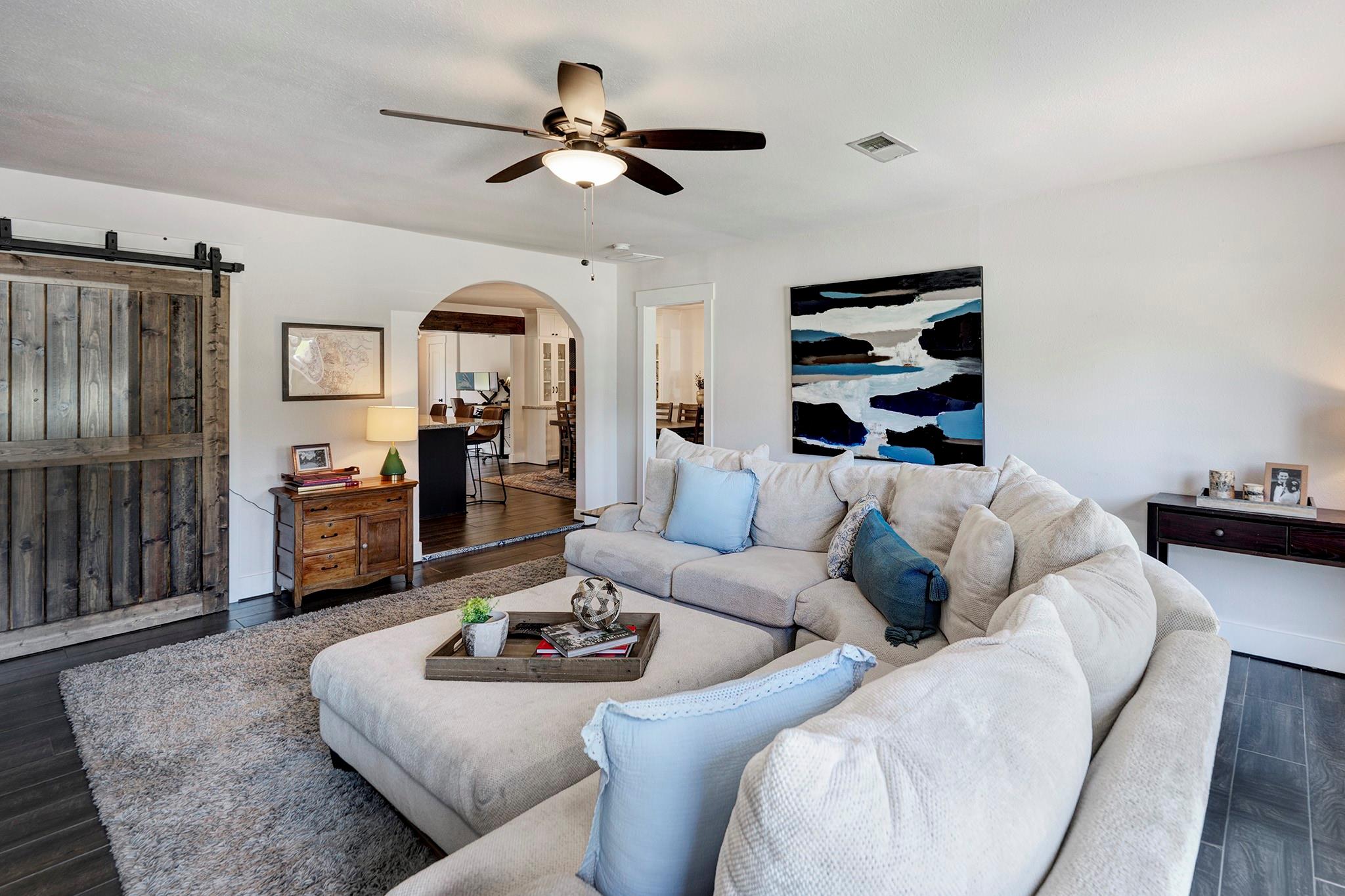 Oak Forest Area home HH-189 photo 5