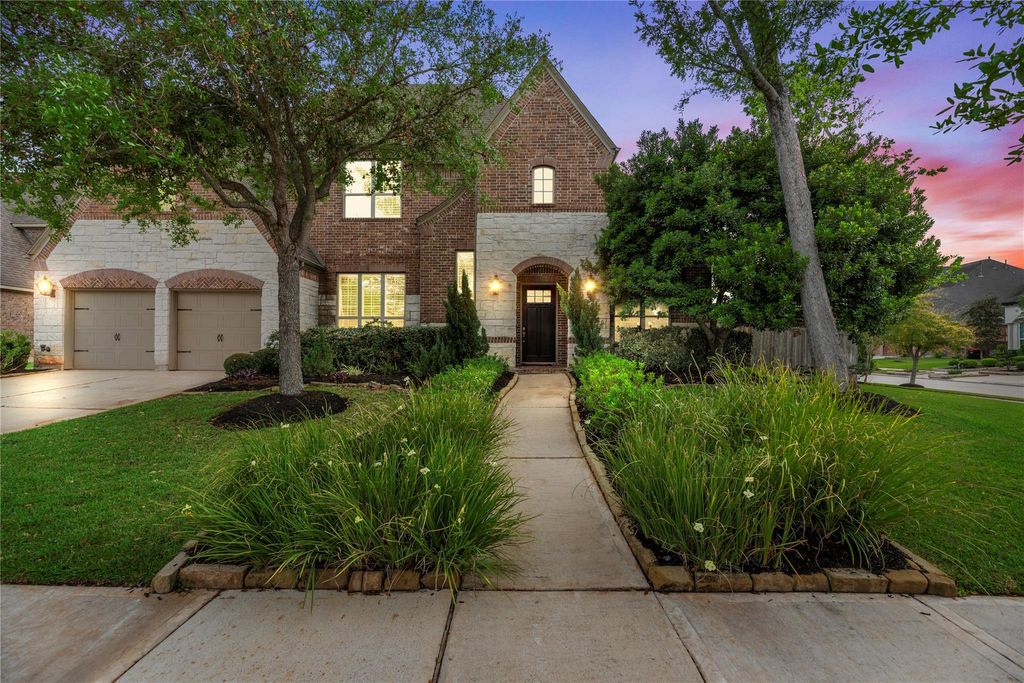 Luxury home preview LUX-014