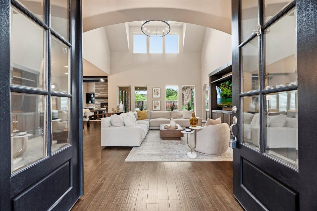 Luxury home preview LUX-015