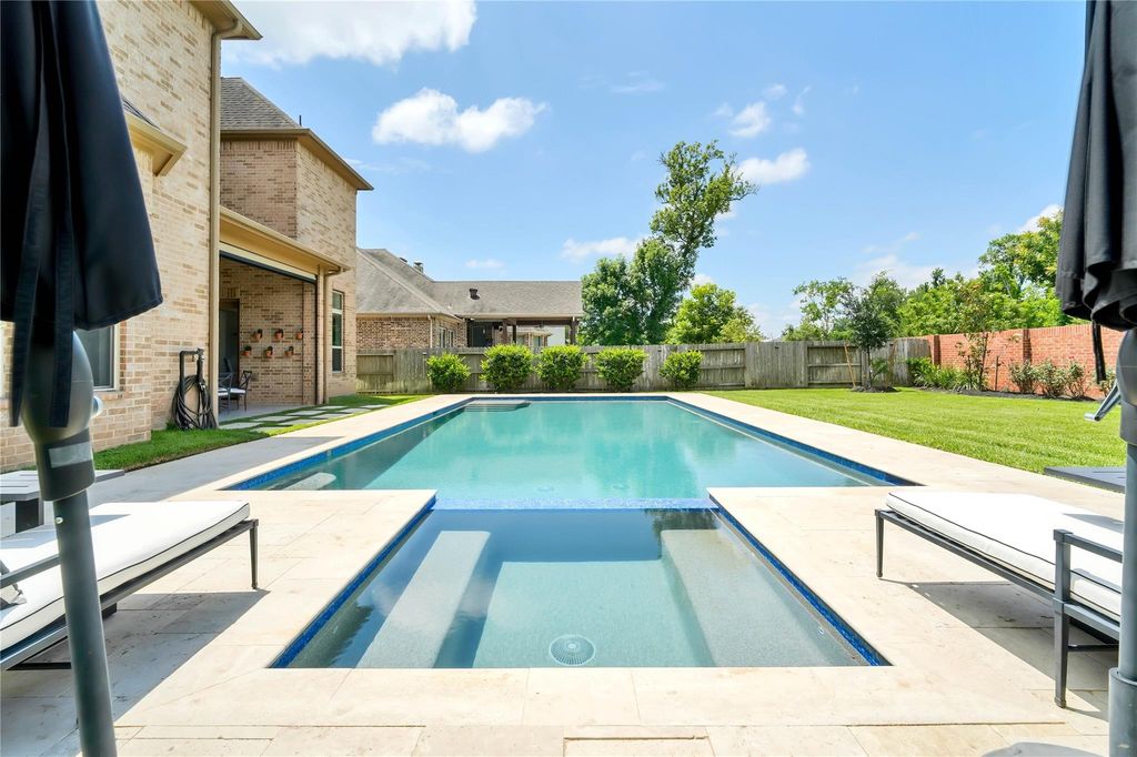 Luxury home preview LUX-029
